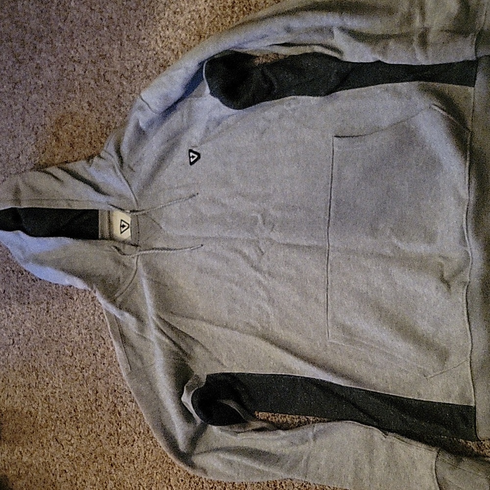 Nwot Vissla hoodie